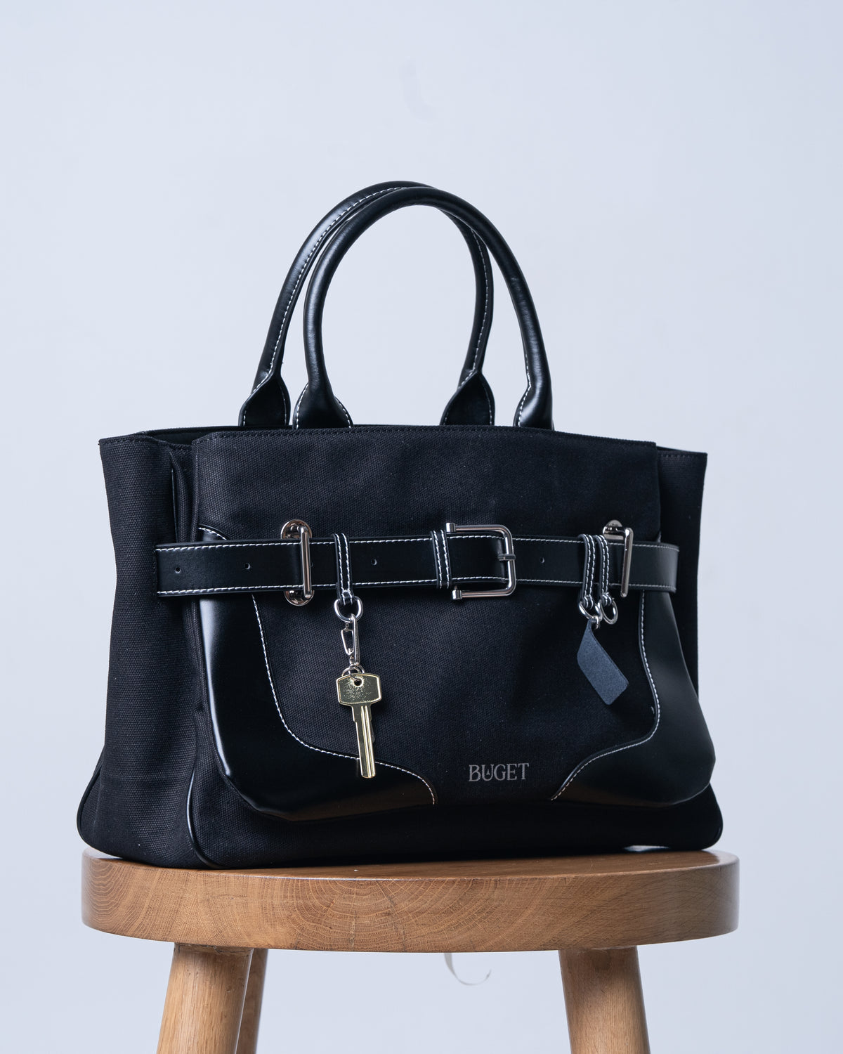 Departure tote