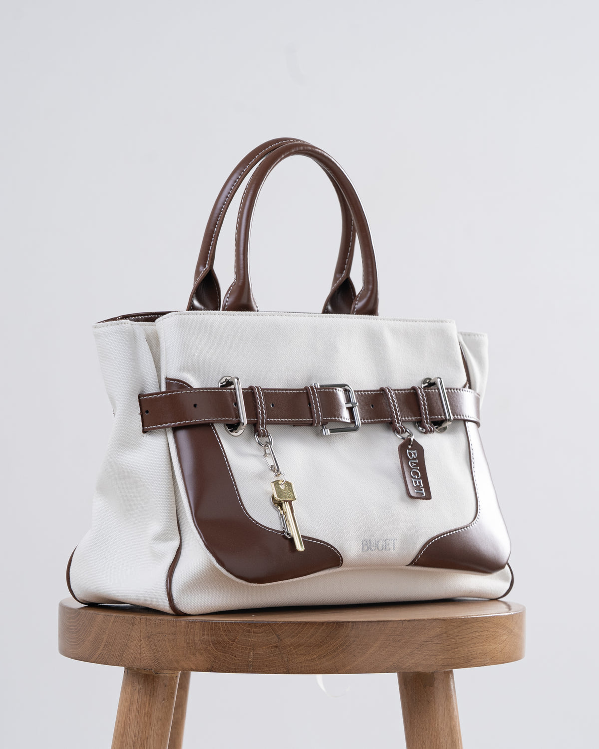 Departure tote